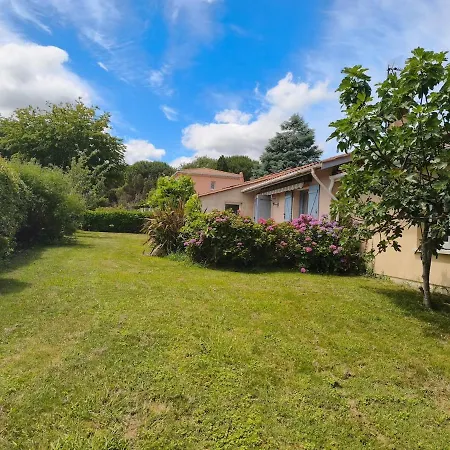 Holiday home Familiale Et Jardin *
