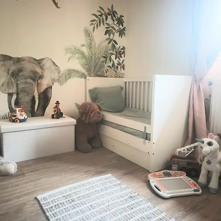 Familiale Et Jardin Holiday home *